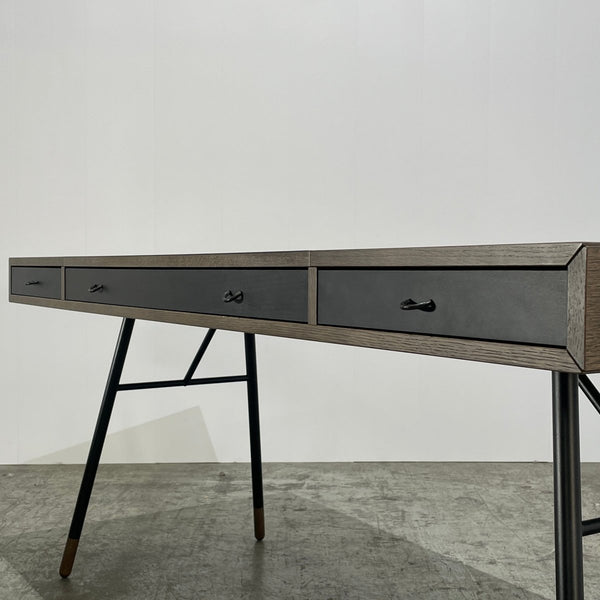 Cupertino Desk by BoConcept @ REHAUS