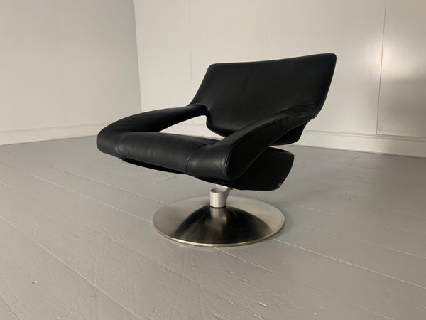 De Sede DS255/01 Armchair - In Black Leather @ REHAUS