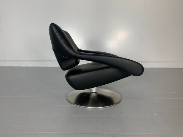 De Sede DS255/01 Armchair - In Black Leather @ REHAUS