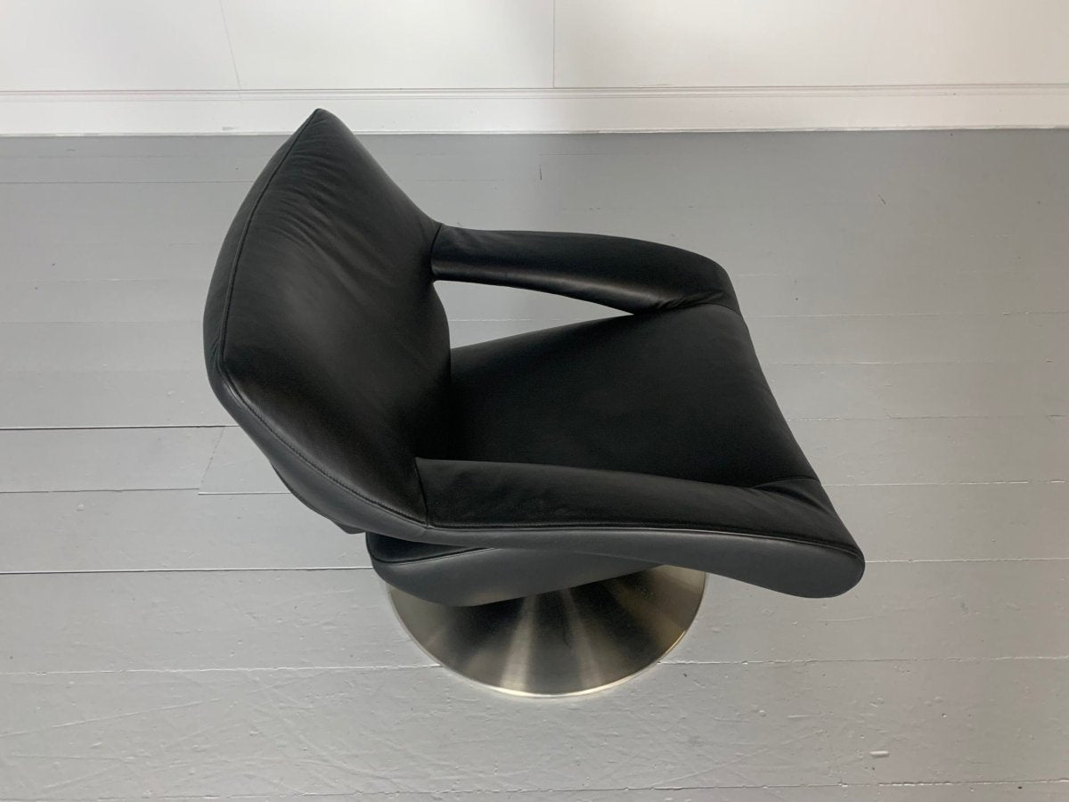 De Sede DS255/01 Armchair - In Black Leather @ REHAUS