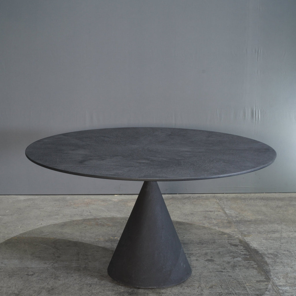 Desalto Clay Dining Table by Marc Krusin @ REHAUS