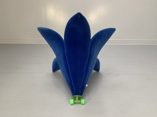 Edra Getsuen Lily Armchair - In Blue Velvet @ REHAUS
