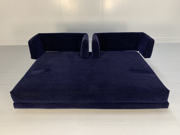 Edra L'Homme Et La Femme Daybed Sofa - In Navy Blue Mohair Velvet @ REHAUS