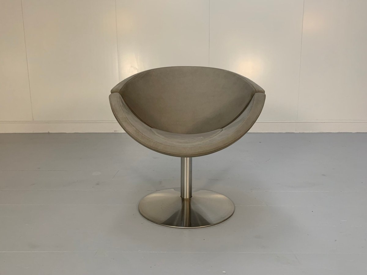 Erik Jorgensen Apollo EJ 96 Chair - In Mid - Grey Alcantara @ REHAUS