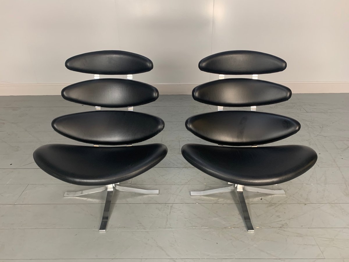 Erik Jorgensen Corona EJ5 Chairs in Black Apache Leather, Set of 2 @ REHAUS