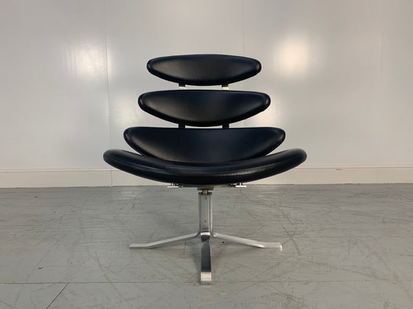 Erik Jorgensen Corona EJ5 Chairs in Black Apache Leather, Set of 2 @ REHAUS