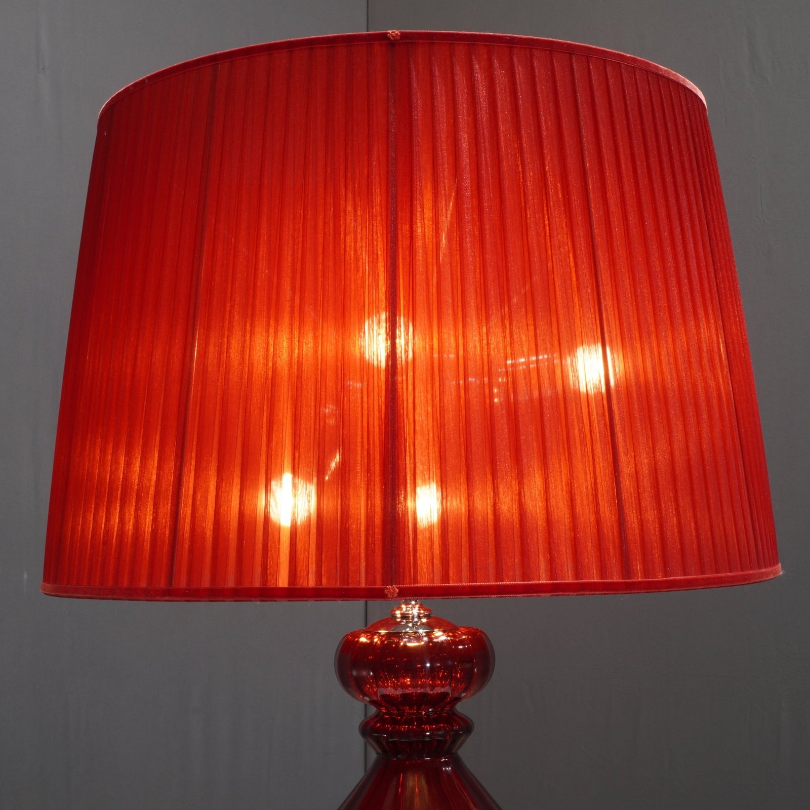 Fendi Casa Red Murano Table Lamp @ REHAUS