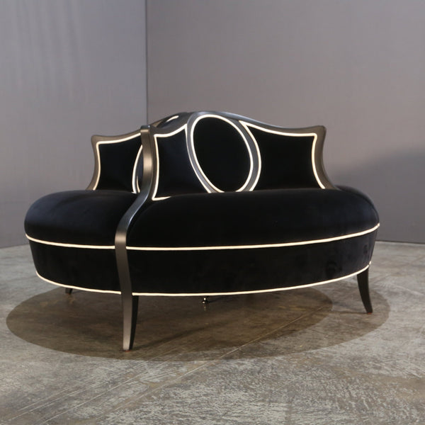 Féraud Round Chaise by Christopher Guy @ REHAUS
