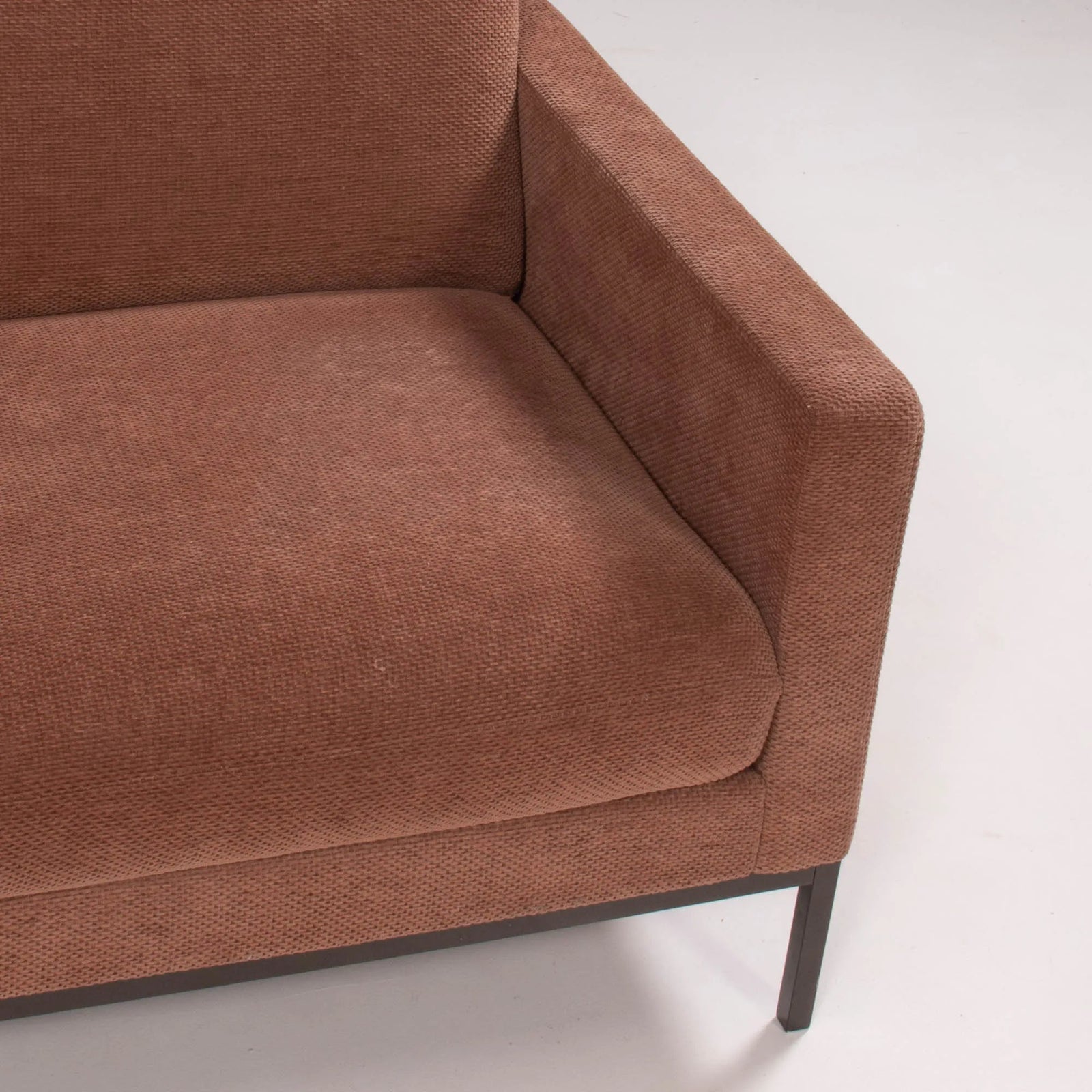 Florence Knoll for Knoll Dusky Pink Fabric Relax Sofa - REHAUS - Florence Knoll