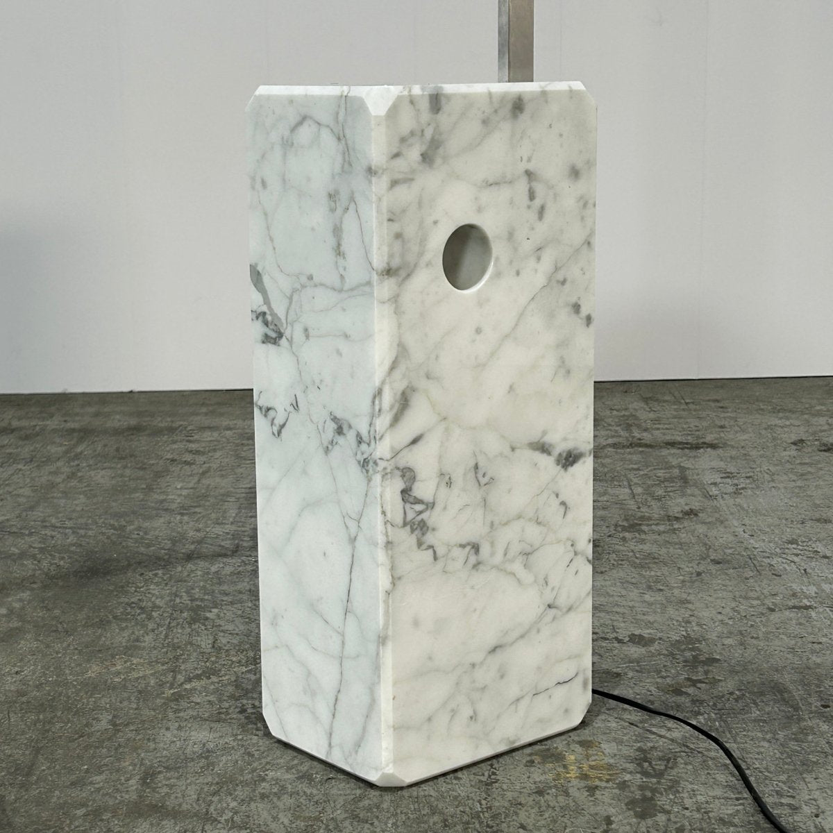 Flos Arco Floor Lamp by Achille and Pier Giacomo Castiglioni @ REHAUS