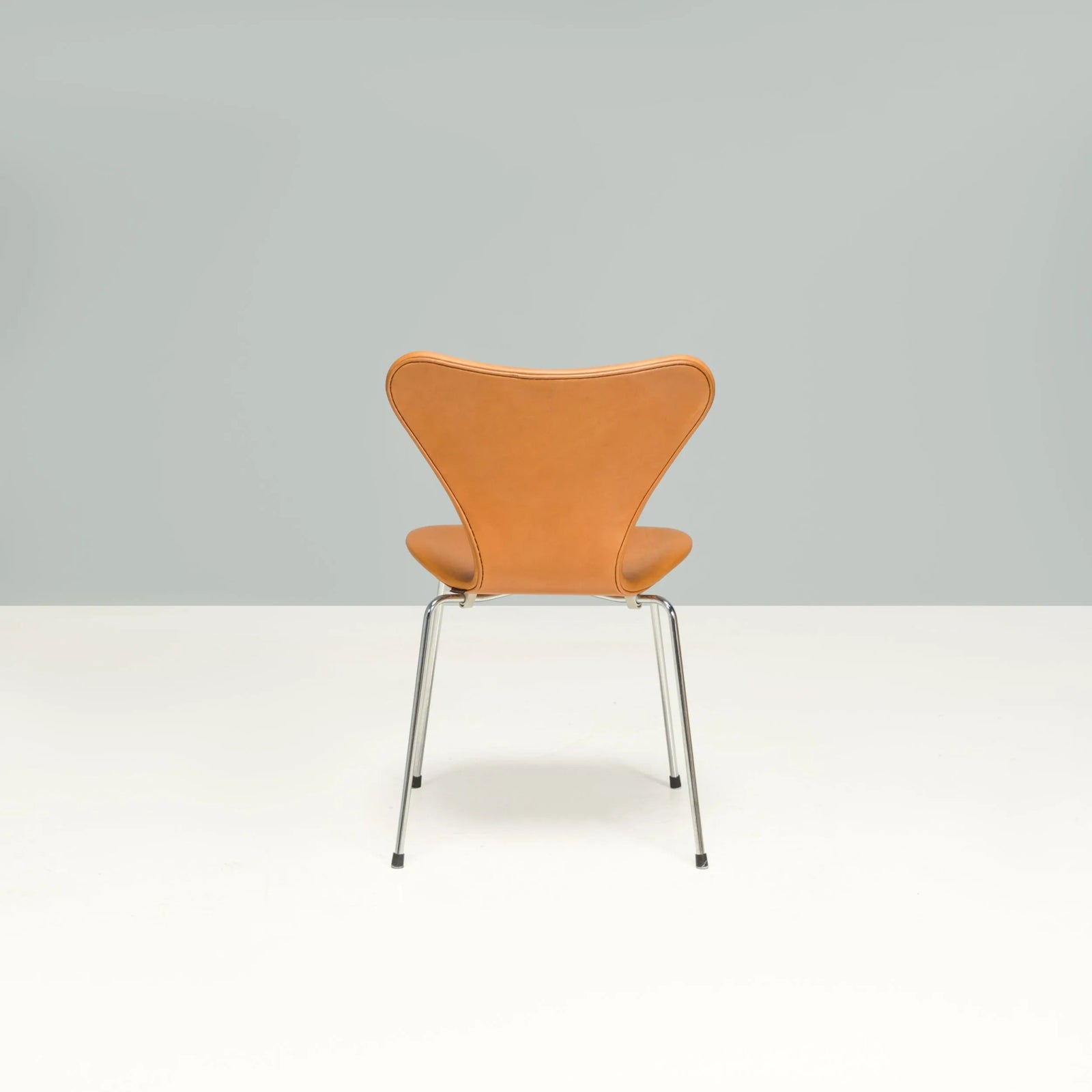 Fritz Hansen by Arne Jacobsen Brown Leather 3107 Series 7 Dining Chairs, Set of 4 - REHAUS - arne jacobsen