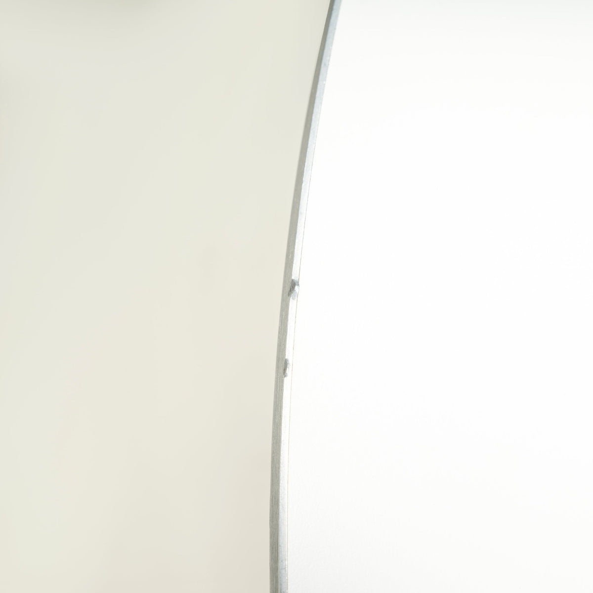 Fritz Hansen by Arne Jacobsen Circular White Dining Table - REHAUS - Fritz Hansen