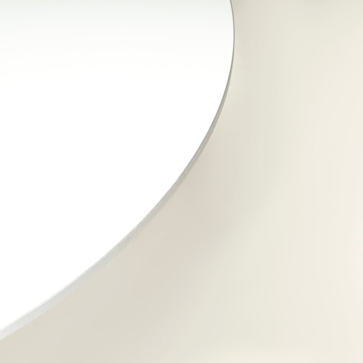 Fritz Hansen by Arne Jacobsen Circular White Dining Table - REHAUS - Fritz Hansen