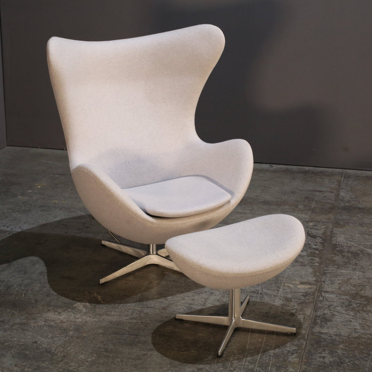 Fritz Hansen Egg Footstool by Arne Jacobsen @ REHAUS