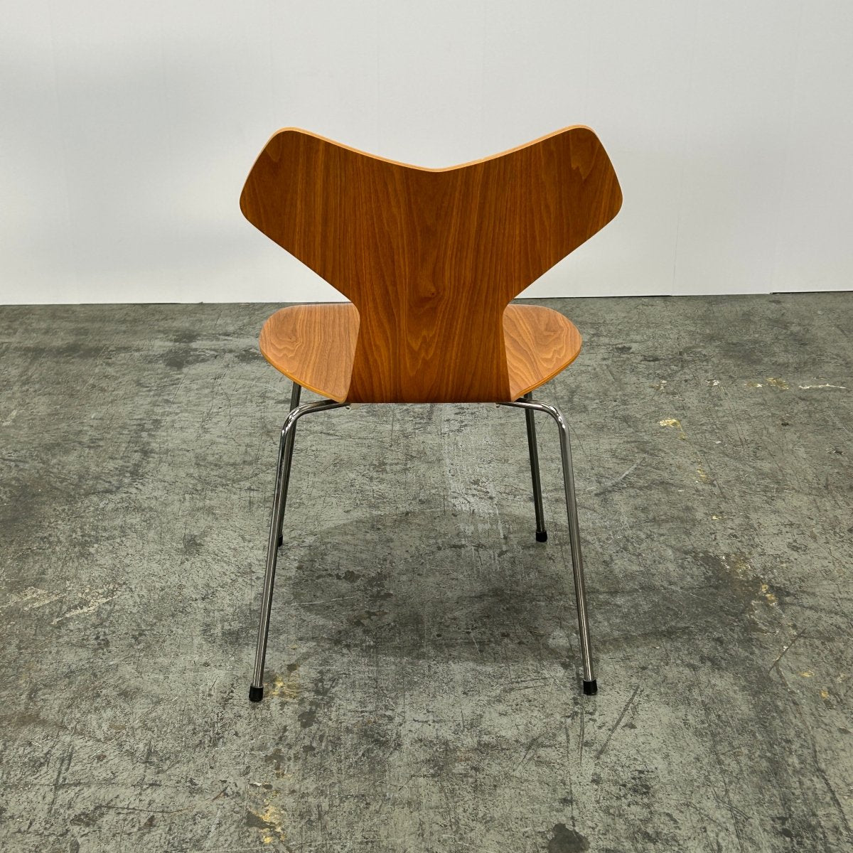 Fritz Hansen Grand Prix Chairs by Arne Jacobsen, Set of Six @ REHAUS