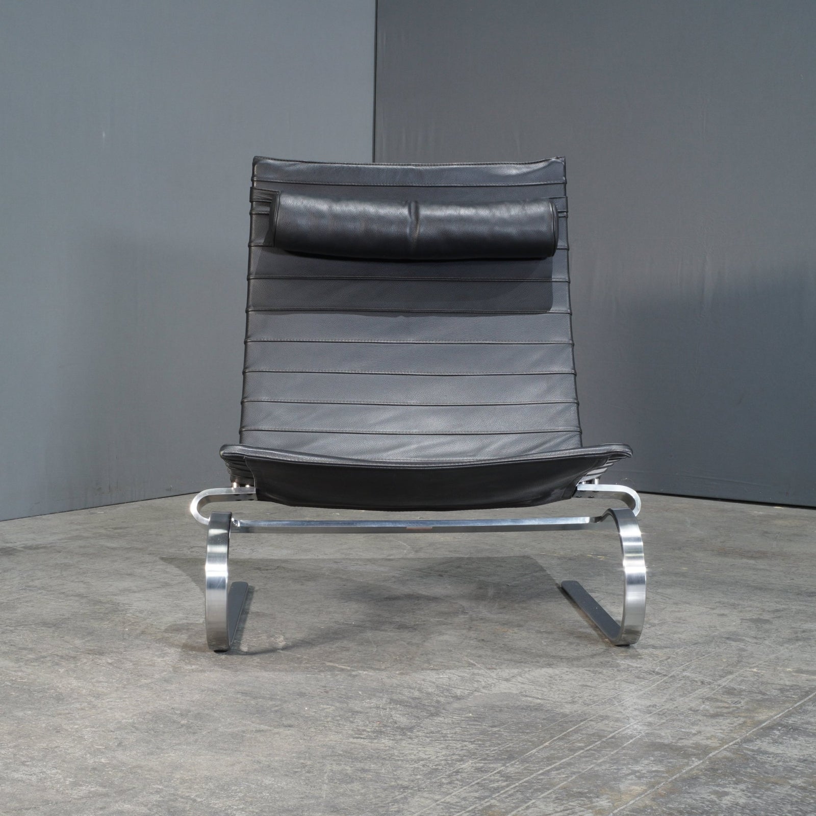 Fritz Hansen PK20 Black Leather Chair by Poul Kjærholm @ REHAUS