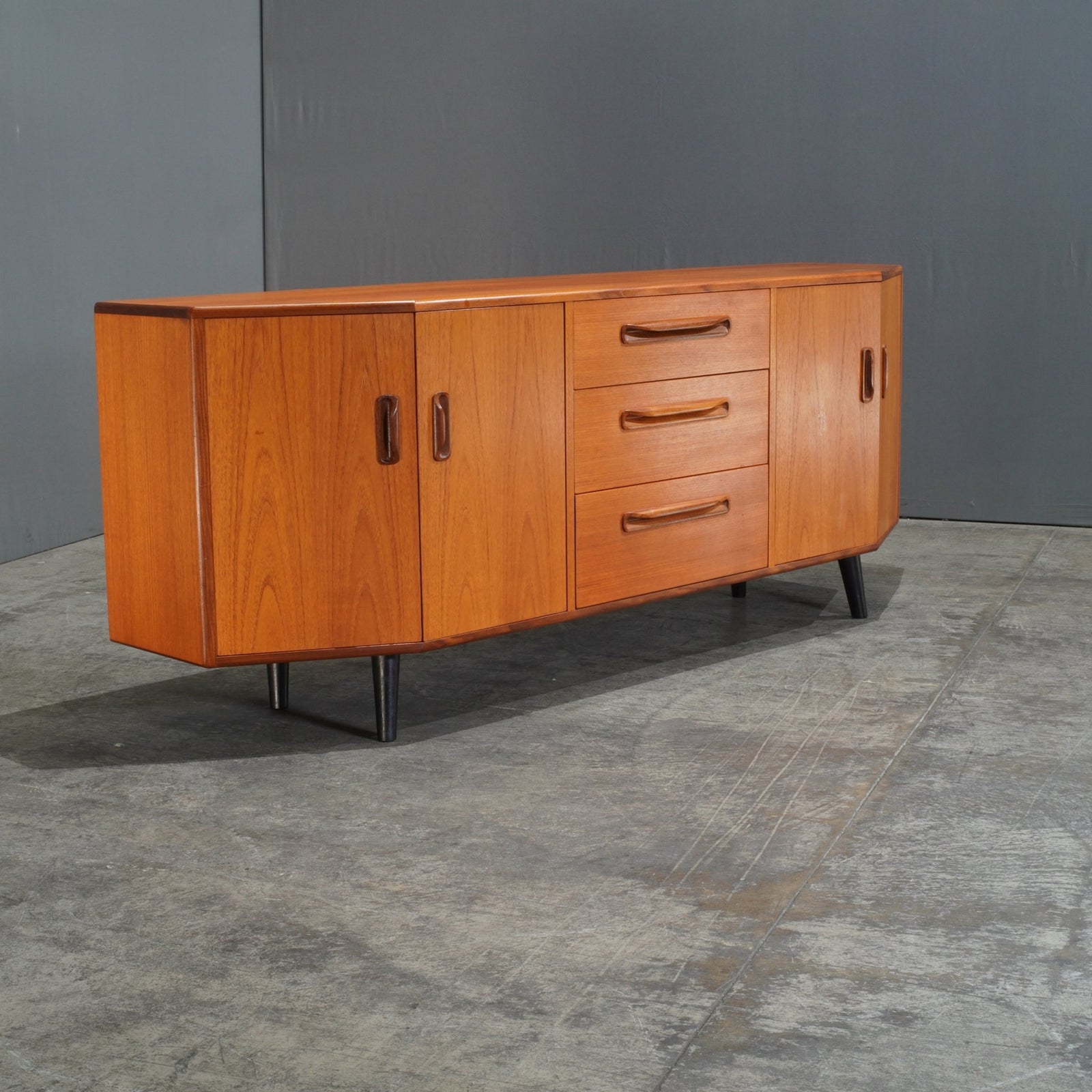 G Plan Fresco Teak Sideboard @ REHAUS