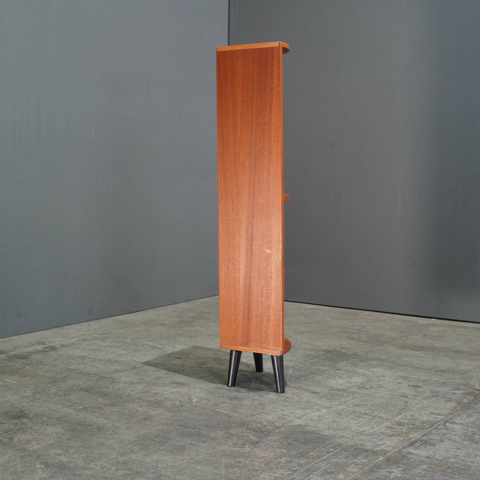 G Plan Teak Corner Shelf @ REHAUS