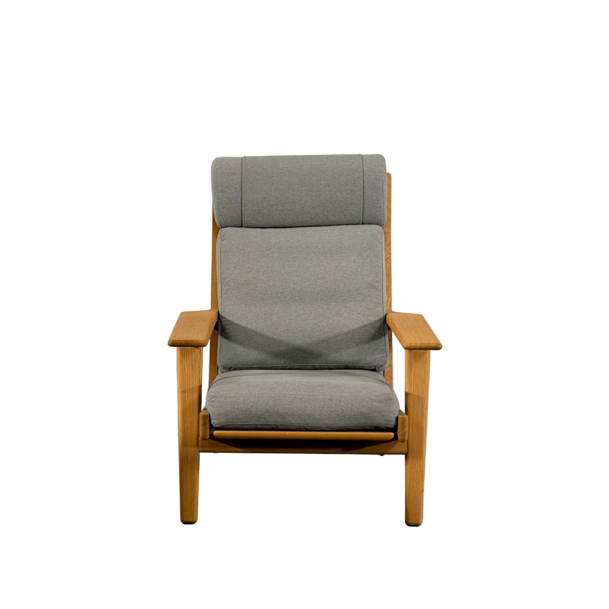 GE-290A Lounge Chair by Hans J. Wegner @ REHAUS