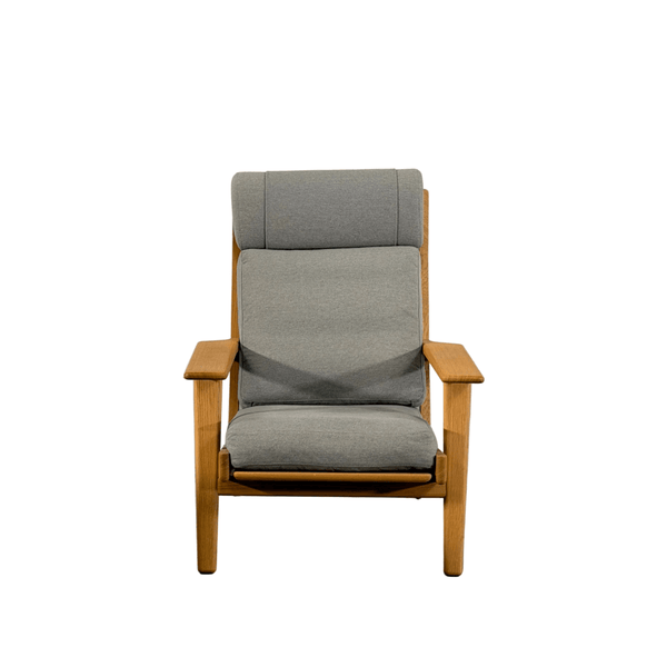 GE-290A Lounge Chair by Hans J. Wegner @ REHAUS