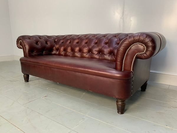 George Smith Leather Sofa - Early Victorian Chesterfield - Buttoned Sofa in Cinnamon Leather @ REHAUS