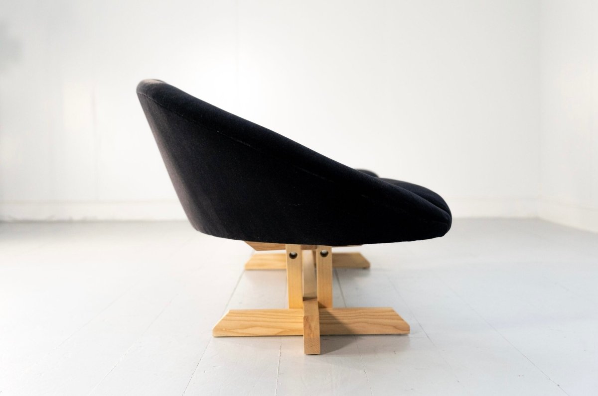 George Smith Sofa - Bean 4 - Seat Sofa by Tom Dixon - In Kvadrat Haakon Mohair - Velvet in Black @ REHAUS