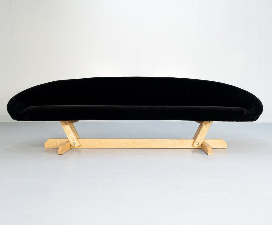 George Smith Sofa - Bean 4 - Seat Sofa by Tom Dixon - In Kvadrat Haakon Mohair - Velvet in Black @ REHAUS
