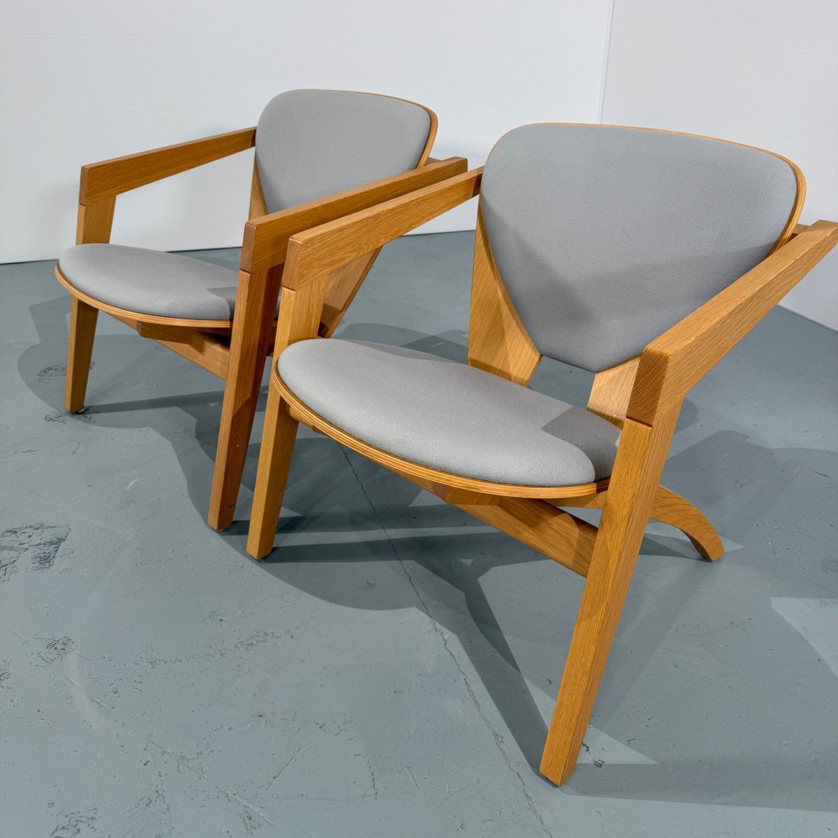 Getama 460 Butterfly Chairs by Hans Wegner, Set of Two @ REHAUS