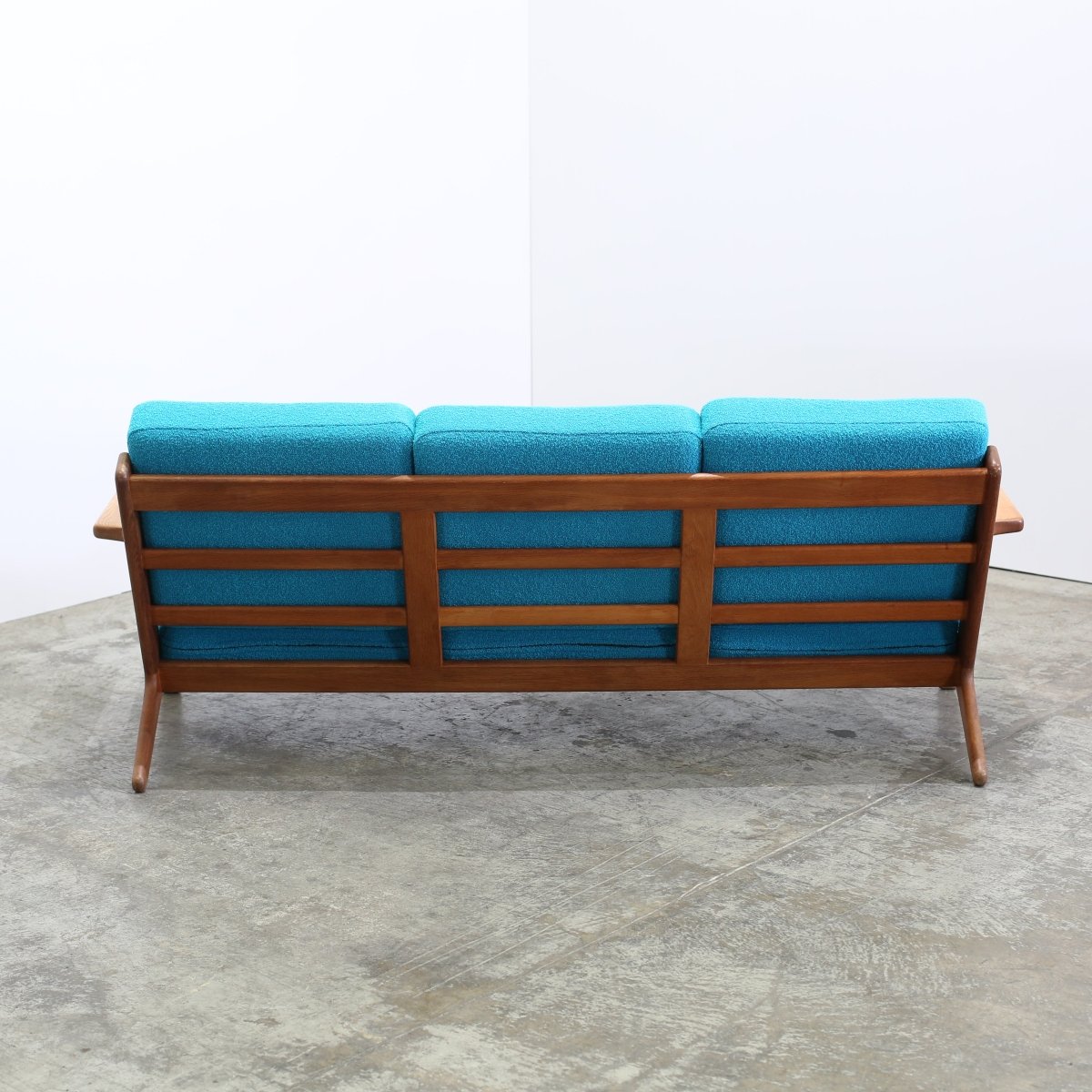 Getama GE 290 Three Seater Sofa by Hans J Wegner @ REHAUS