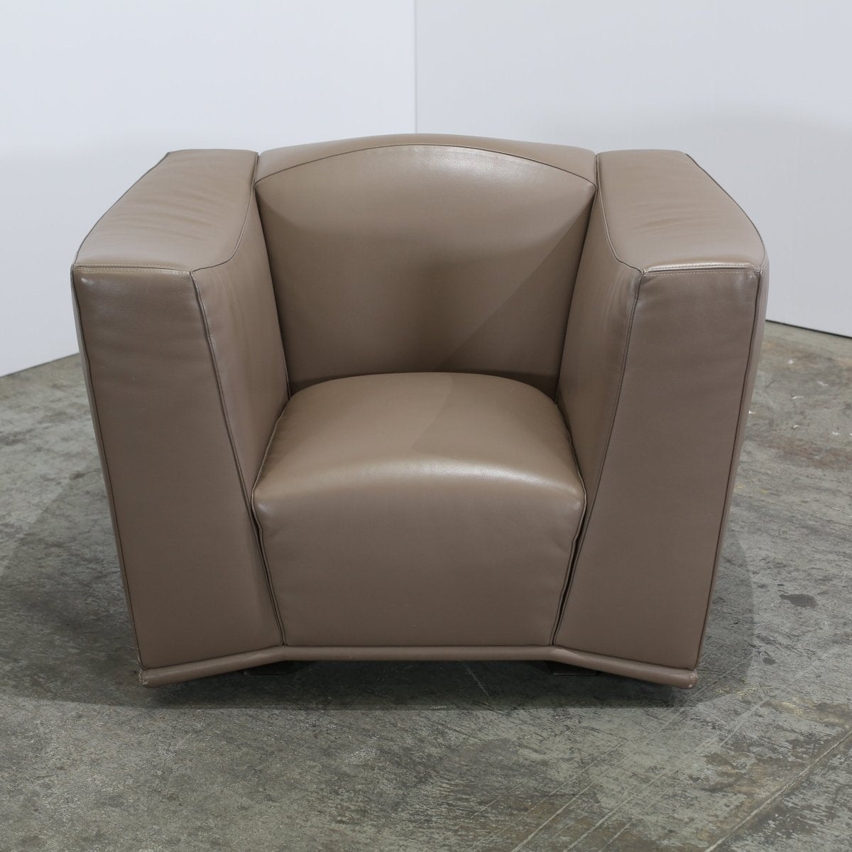 Giorgetti Leather Armchair @ REHAUS