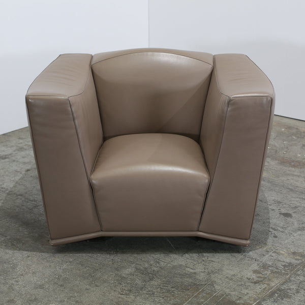 Giorgetti Leather Armchair @ REHAUS
