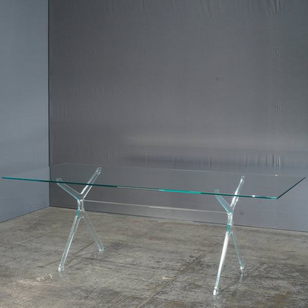 Glas Italia Vitruvian Dining Table by Piero Lissoni @ REHAUS