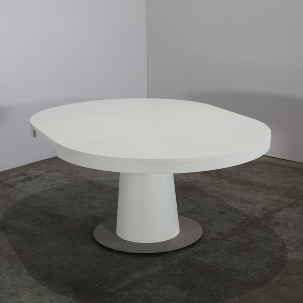 Granada Dining Table by BoConcept @ REHAUS