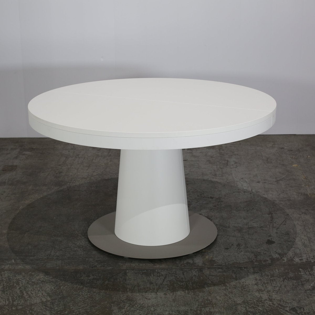 Granada Dining Table by BoConcept @ REHAUS