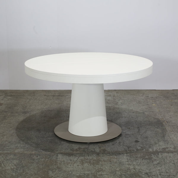 Granada Extendable Dining Table by BoConcept @ REHAUS