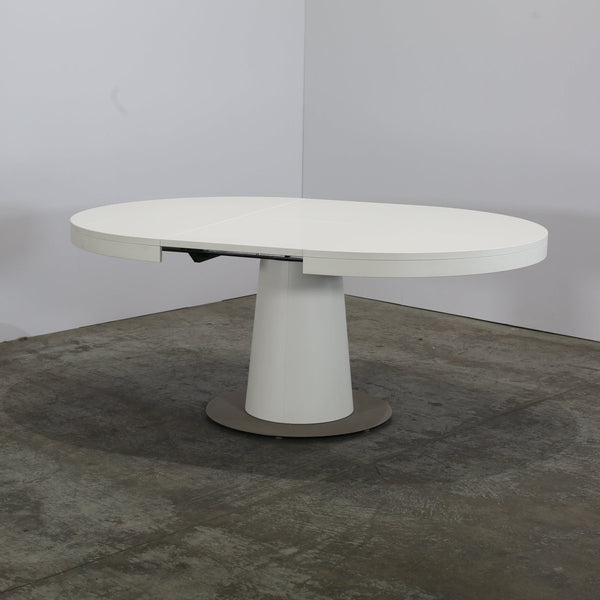Granada Extendable Dining Table by BoConcept @ REHAUS