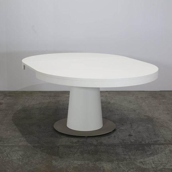 Granada Extendable Dining Table by BoConcept @ REHAUS