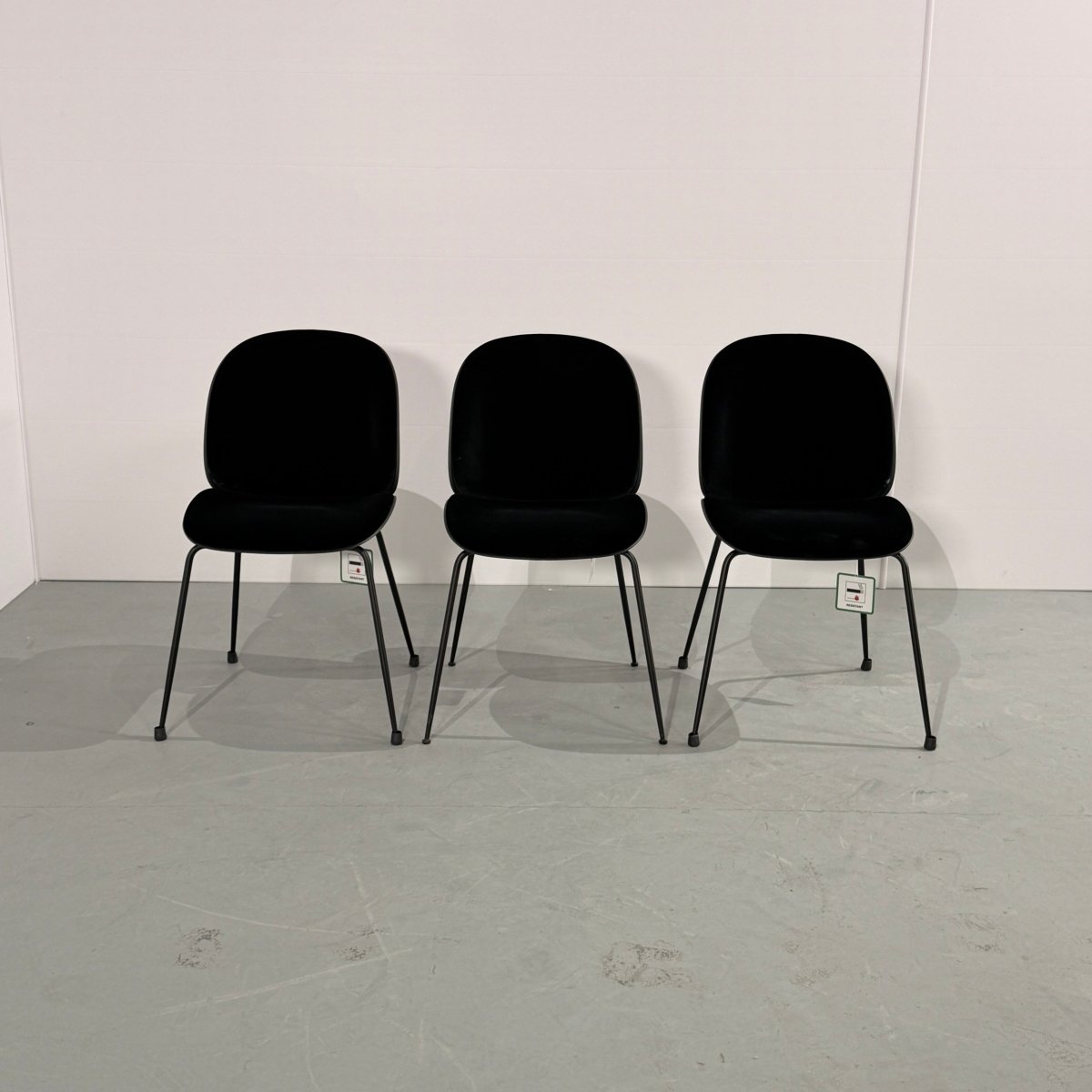 GUBI BEETLE CHAIR VELVET, SET OF SIX @ REHAUS