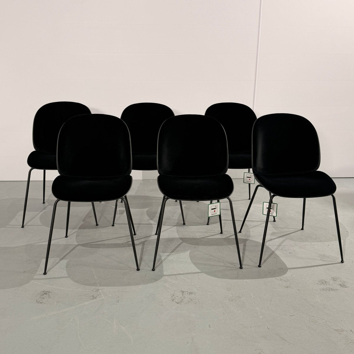 GUBI BEETLE CHAIR VELVET, SET OF SIX @ REHAUS