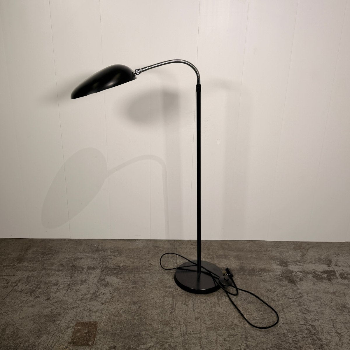 Gubi Cobra Floor Lamp by Greta M. Grossman @ REHAUS