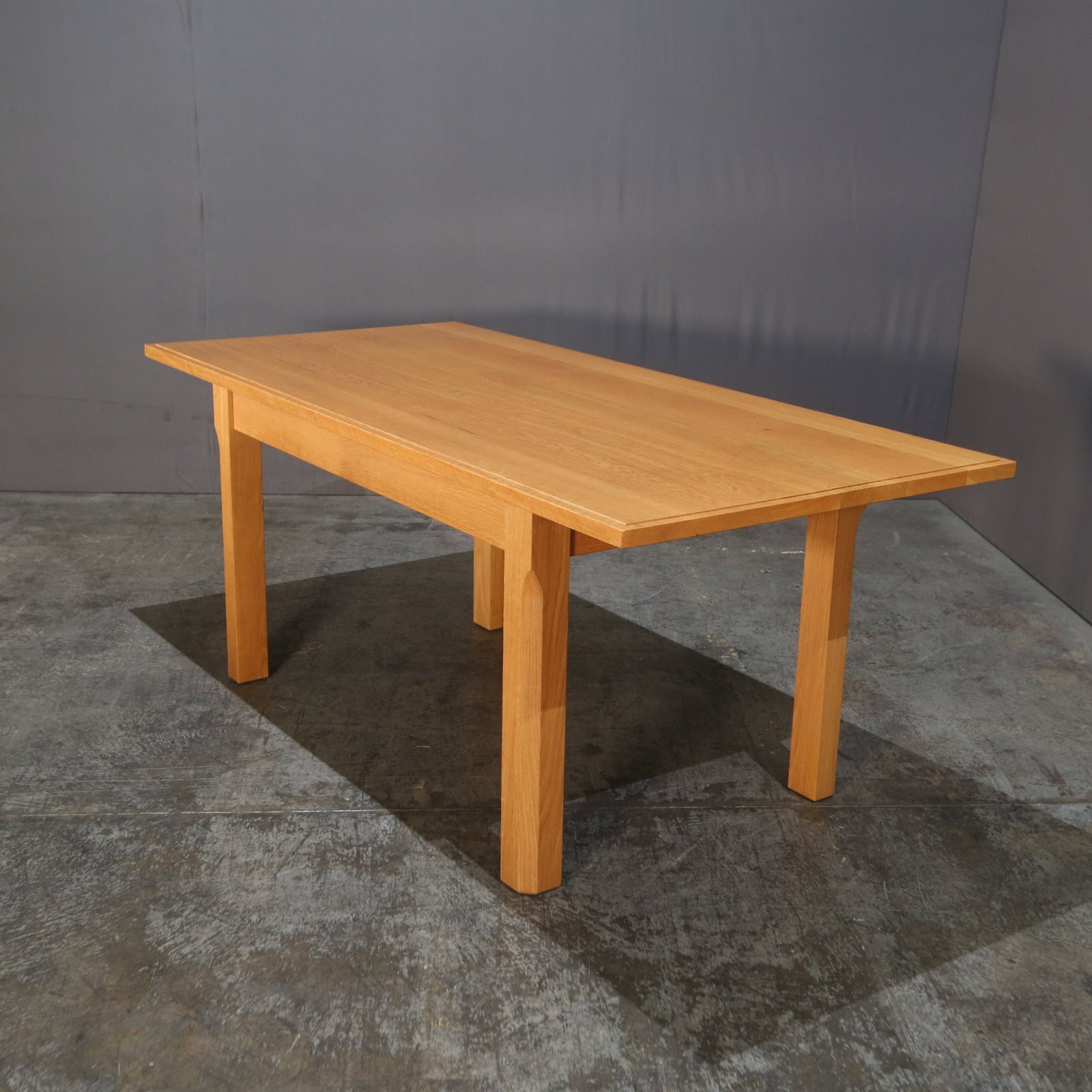 Heal's Oak Six Seater Dining Table @ REHAUS
