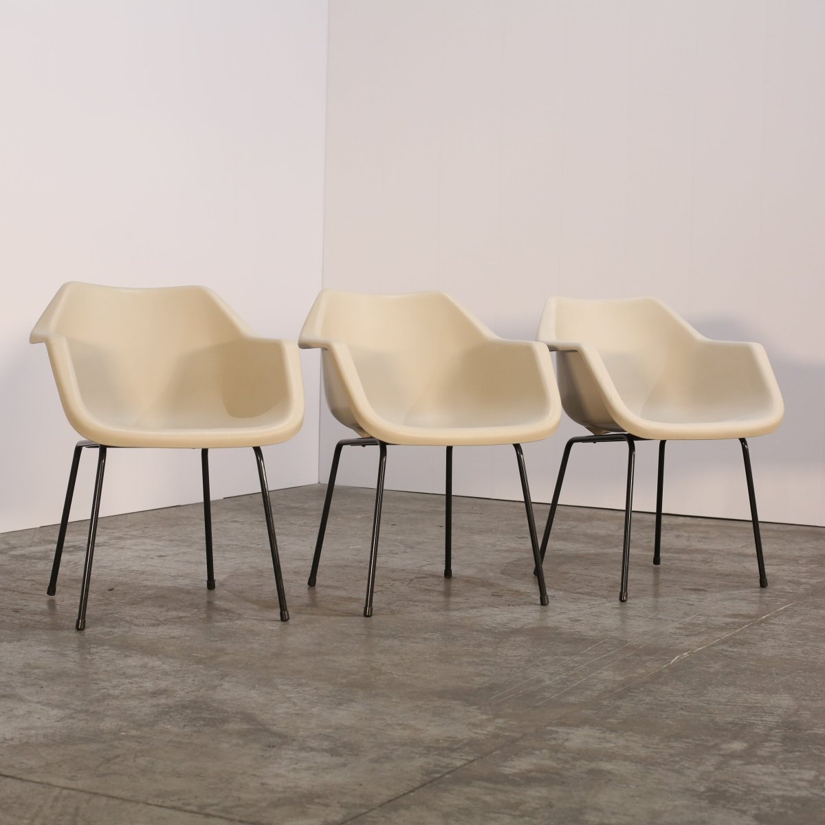 Hille Armchair by Robin Day @ REHAUS
