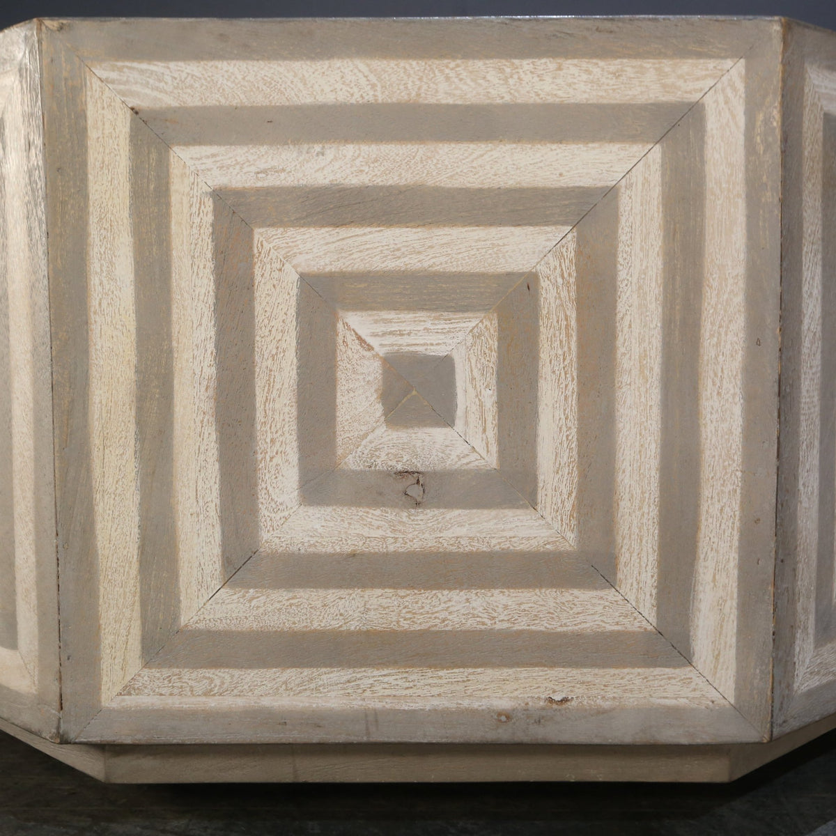 Hooker Furniture Mango Wood Coffee Table on Castors @ REHAUS