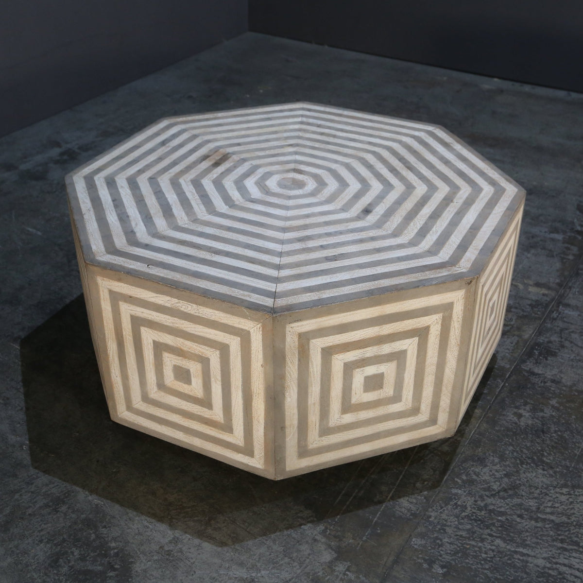 Hooker Furniture Mango Wood Coffee Table on Castors @ REHAUS