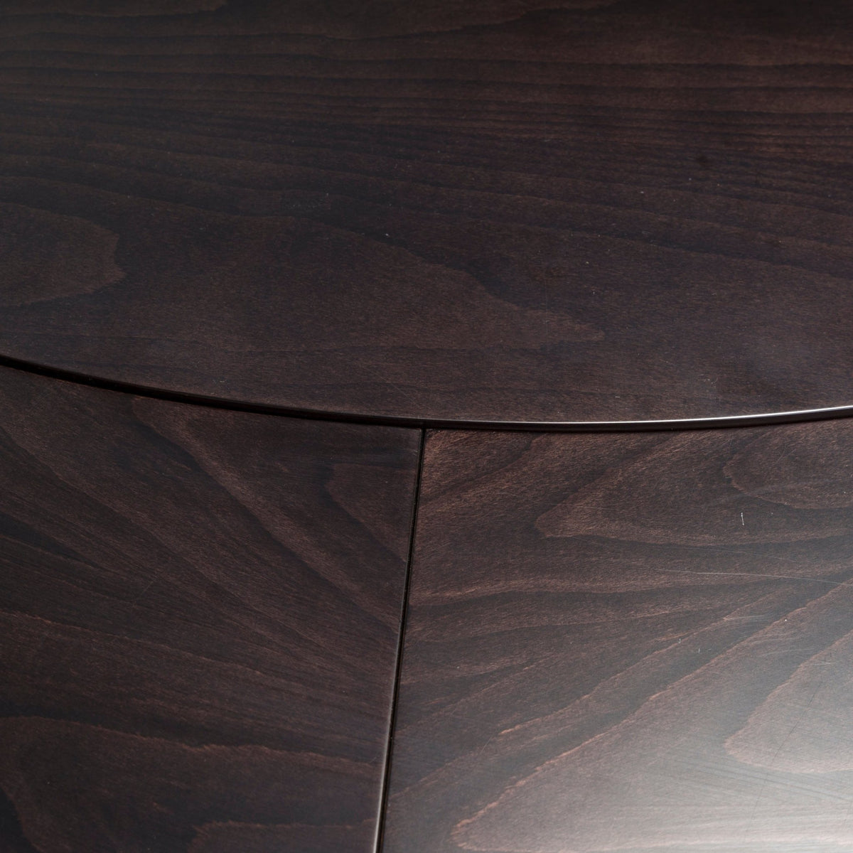 Jonathan Baring Quilted Maple And Brass Round Extending Dining Table - REHAUS - Jonathan Baring