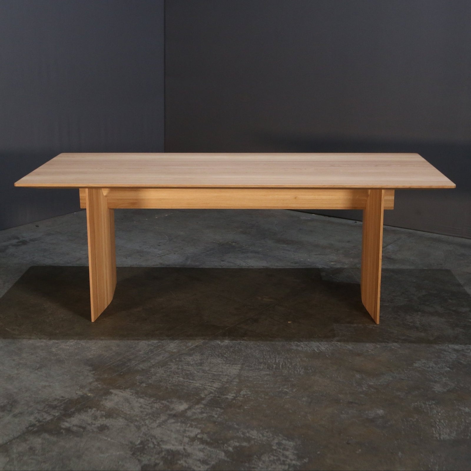 Karimoku Case Dining Table @ REHAUS