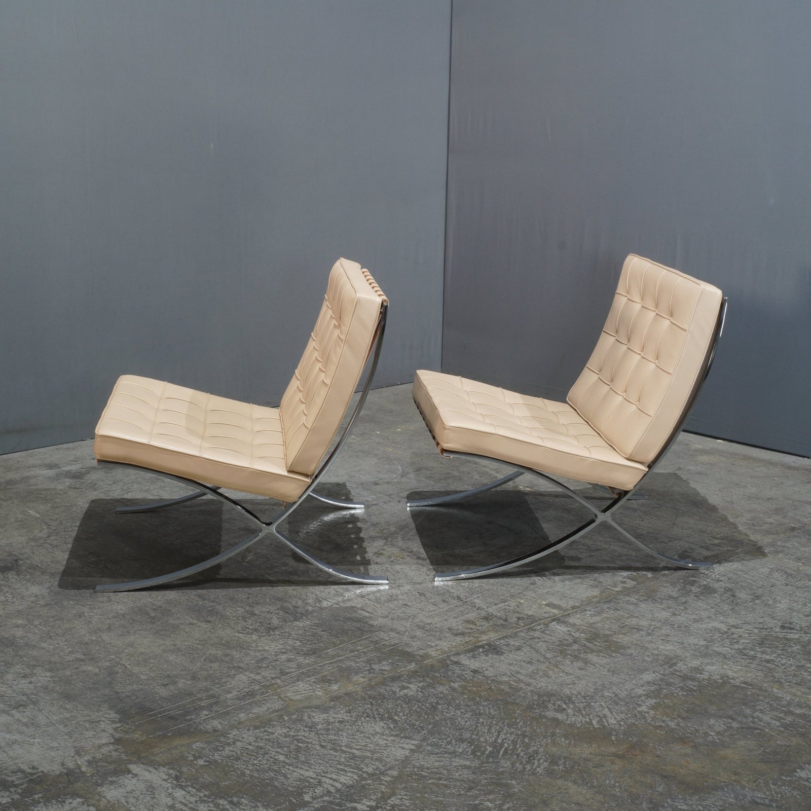 Knoll Cream Leather Barcelona Lounge Chair by Mies van der Rohe @ REHAUS