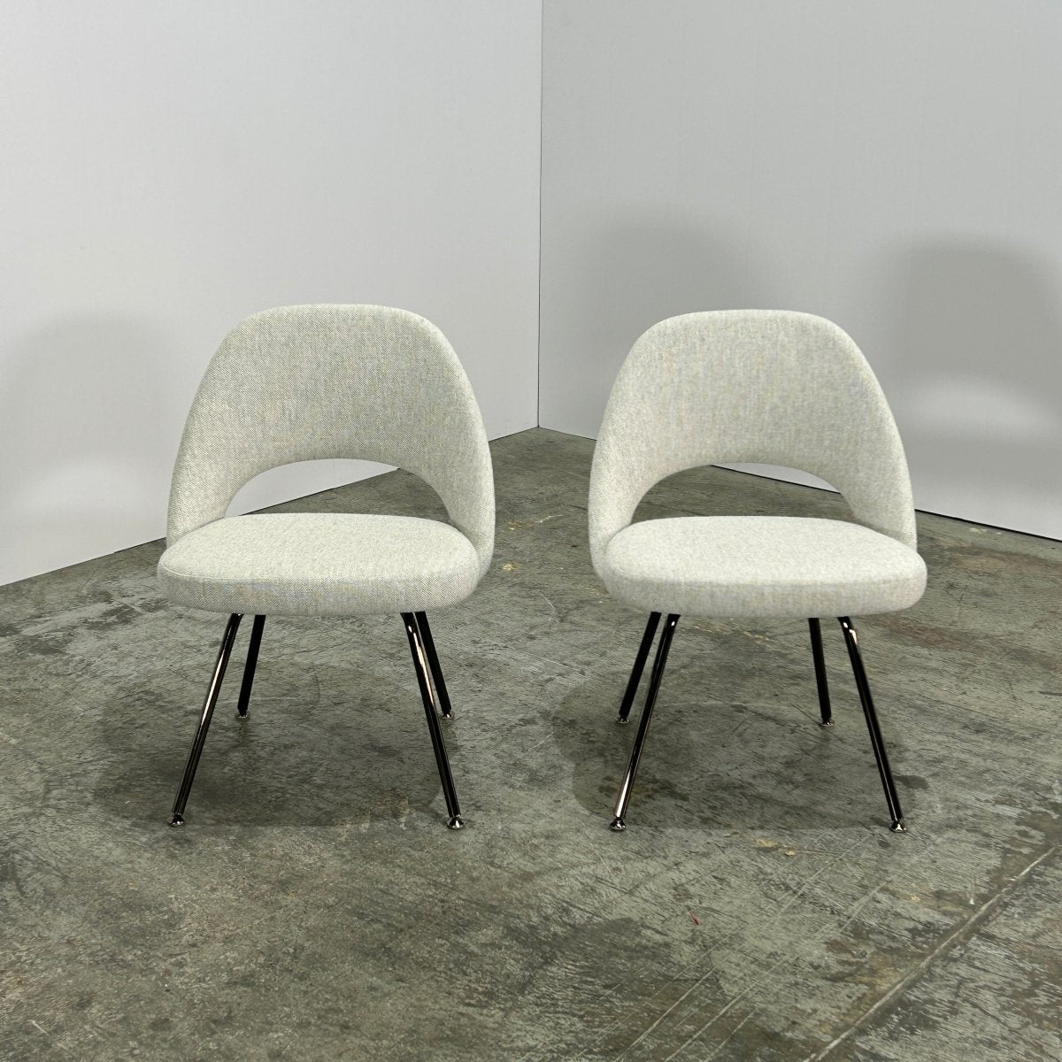 Knoll Relax Conference Chairs by Eero Saarinen, Set of Two @ REHAUS