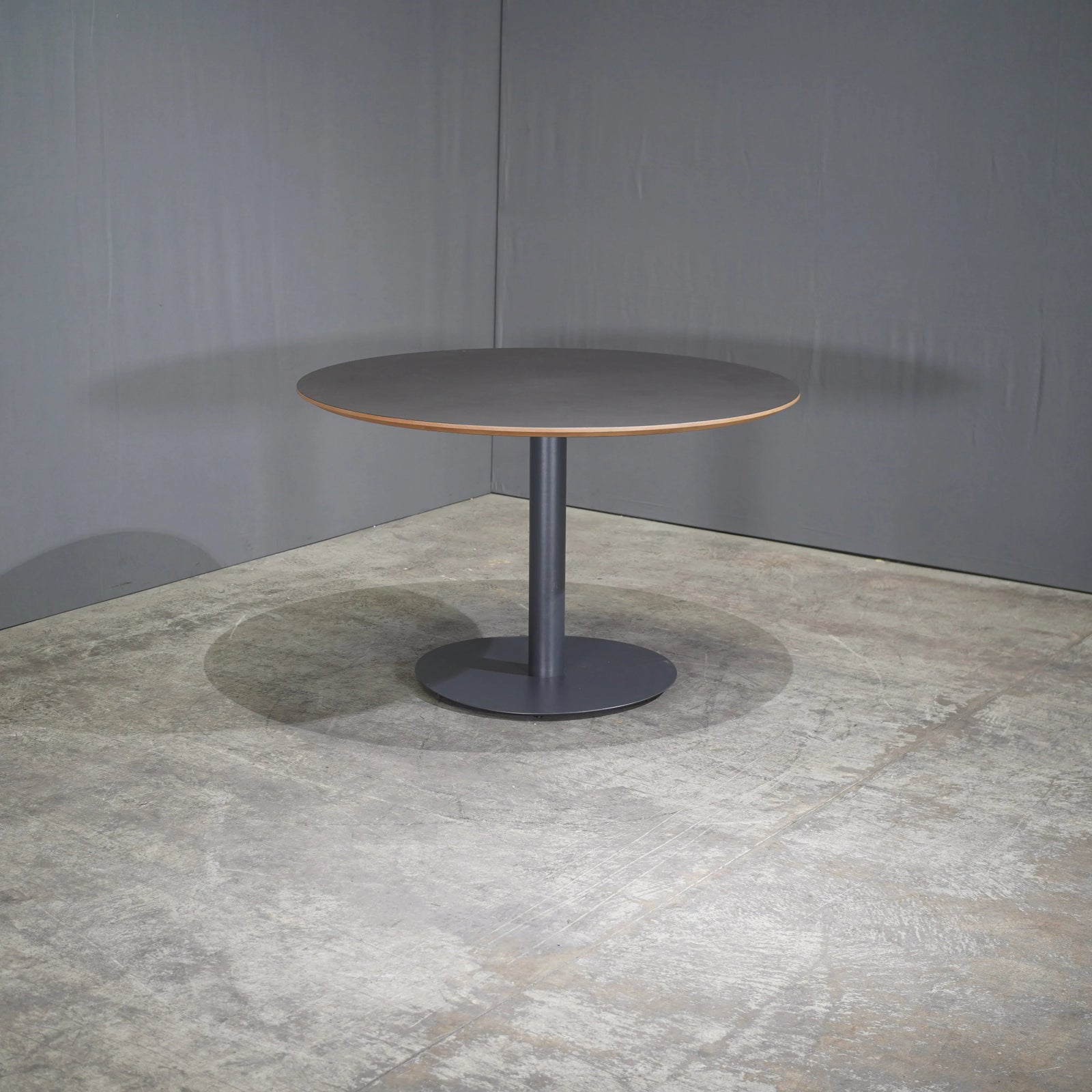 Koleksiyon Guamba S4 Amy Table by Koray Malhan - REHAUS - Koleksiyon