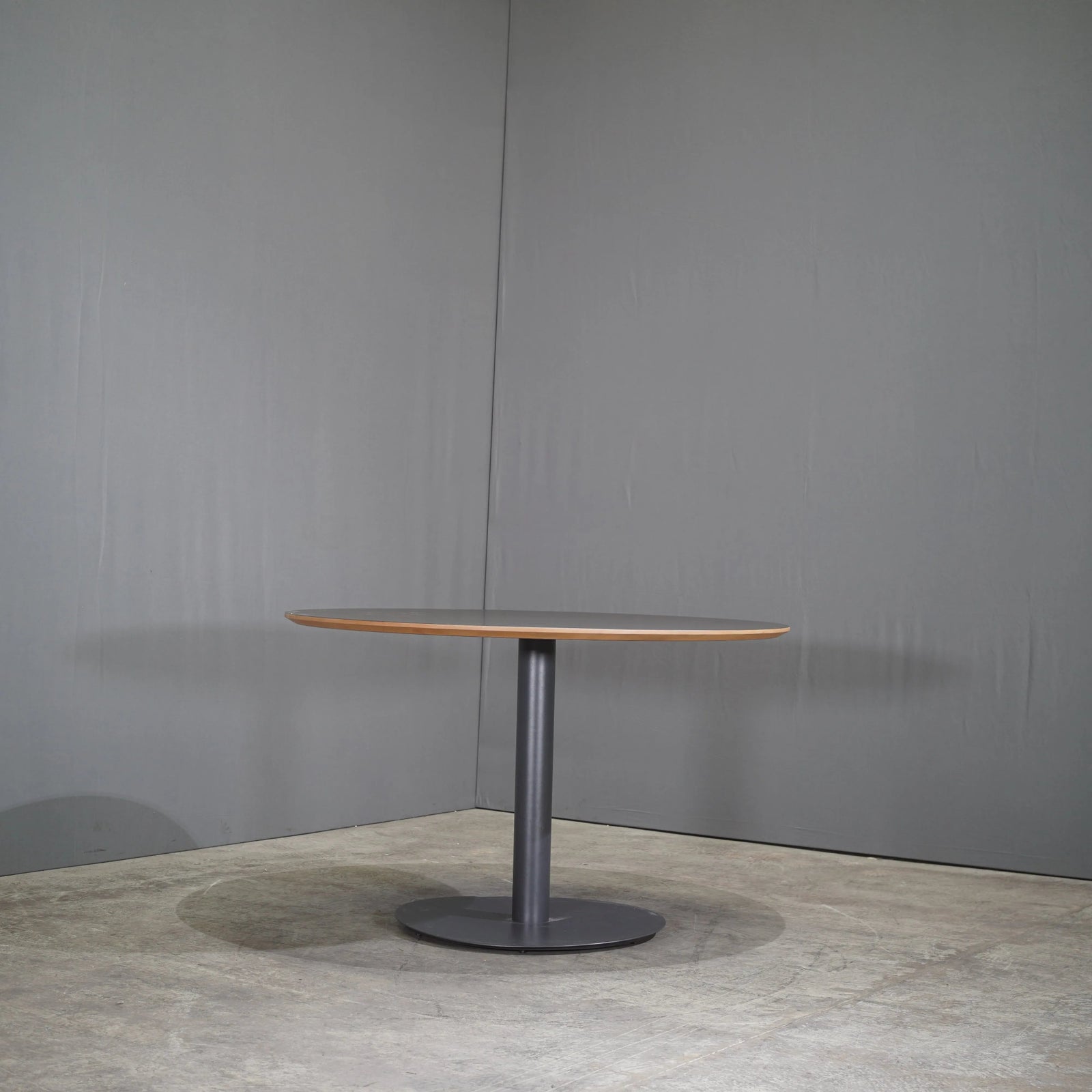 Koleksiyon Guamba S4 Amy Table by Koray Malhan - REHAUS - Koleksiyon